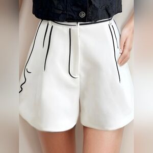 White Cartoon Graphic Shorts Sz Small